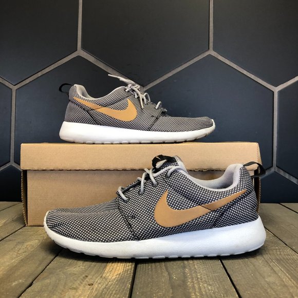 nike roshe gold